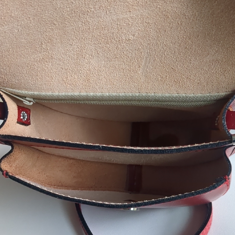 New Italian Handmade Red Leather Crossbody Bag - Picture 5 of 9